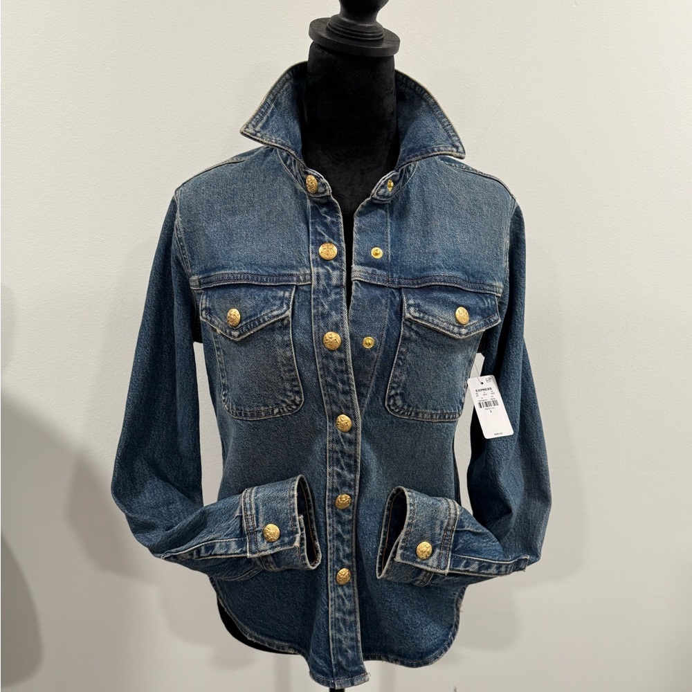 NWT‼️Express Denim Shacket w/Gold detail -Small